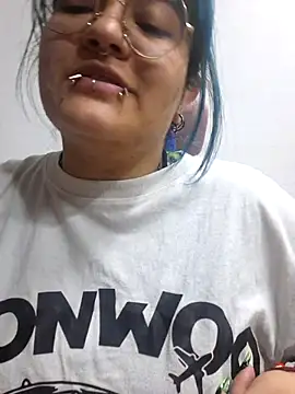 lucky-leah online show from 05-13-26, 04:10