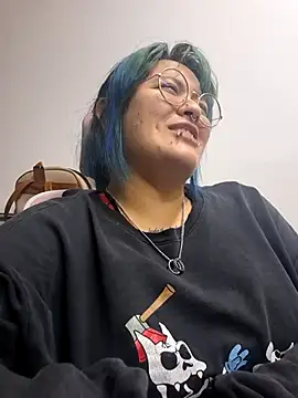 lucky-leah online show from 05-20-26, 03:02