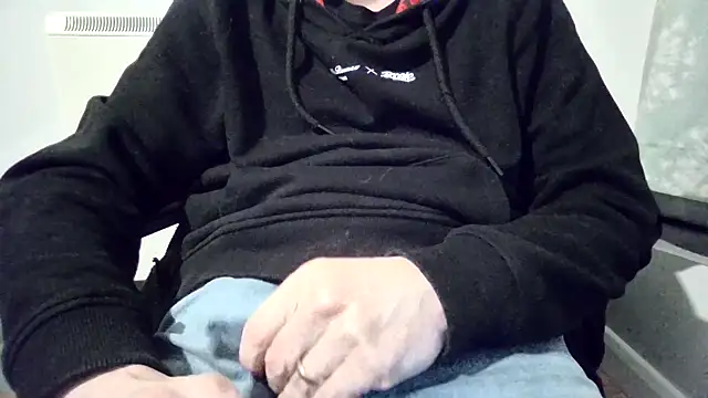 hornyguyuk1973 online show from 04-09-26, 10:59