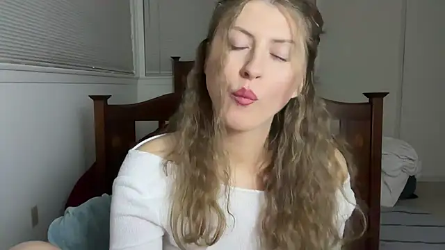 YUMIandbigWOLF online show from 11-17-25, 11:54