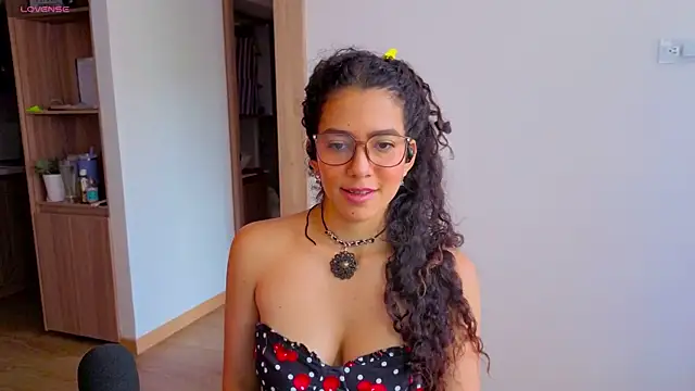 Snapshot of arteverena chatting on 04-29-26, 06:14 arteverena online show from 04-29-26, 06:14