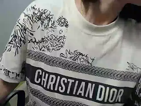 Snapshot of Love_bug15 chatting on 01-22-25, 02:26 Love bug15 online show from 01-22-25, 02:26