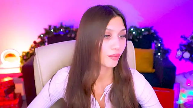 Snapshot of MollyPerry chatting on 12-13-24, 01:26 MollyPerry online show from 12-13-24, 01:26