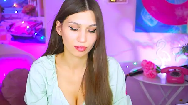 Snapshot of MollyPerry chatting on 12-17-24, 04:11 MollyPerry online show from 12-17-24, 04:11