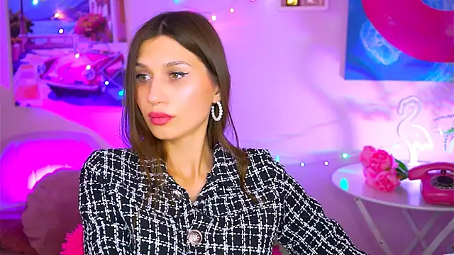 Snapshot of MollyPerry chatting on 12-18-24, 01:26 MollyPerry online show from 12-18-24, 01:26