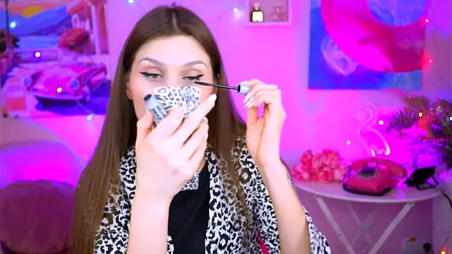 Snapshot of MollyPerry chatting on 01-15-25, 04:11 MollyPerry online show from 01-15-25, 04:11