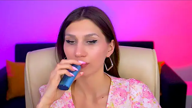 Snapshot of MollyPerry chatting on 03-15-25, 07:27 MollyPerry online show from 03-15-25, 07:27