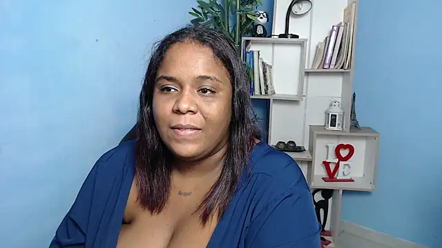 Snapshot of bbw_charlote chatting on 01-17-25, 12:21 bbw charlote online show from 01-17-25, 12:21