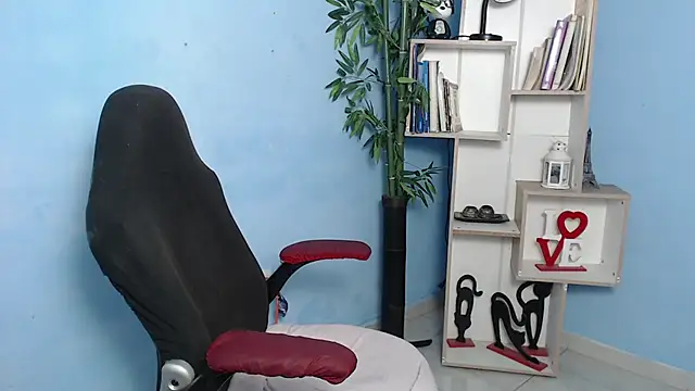 Snapshot of bbw_charlote chatting on 01-21-25, 06:12 bbw charlote online show from 01-21-25, 06:12