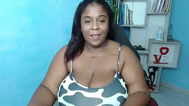 Snapshot of bbw_charlote chatting on 02-21-25, 12:06 bbw charlote online show from 02-21-25, 12:06
