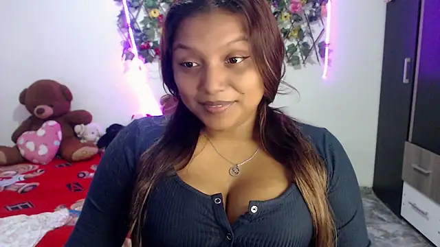 Snapshot of sexysusan4you chatting on 11-11-25, 06:19 sexysusan4you online show from 11-11-25, 06:19