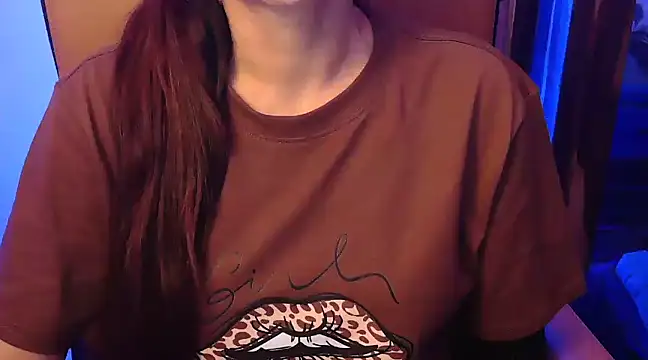 Snapshot of _Blue_Ruubyy_ chatting on 02-05-25, 06:37 Blue Ruubyy online show from 02-05-25, 06:37