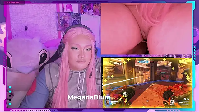 Snapshot of MegariaB chatting on 03-13-25, 07:42 MegariaB online show from 03-13-25, 07:42