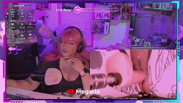 Snapshot of MegariaB chatting on 09-19-25, 03:30 MegariaB online show from 09-19-25, 03:30