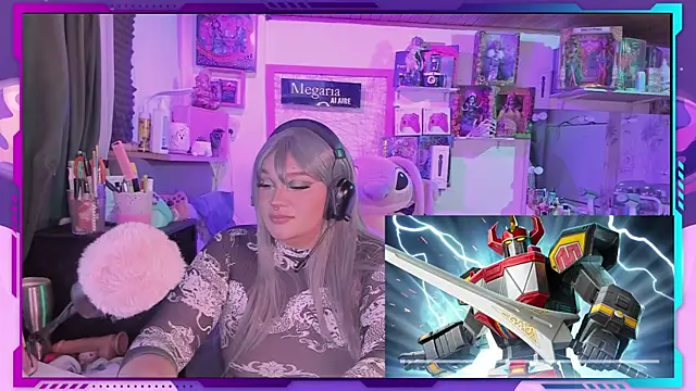 Snapshot of MegariaB chatting on 09-21-25, 04:14 MegariaB online show from 09-21-25, 04:14
