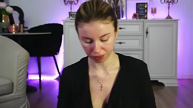 ivyleague  online show from 11-01-25, 03:30