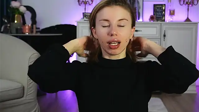 ivyleague  online show from 11-02-25, 03:53