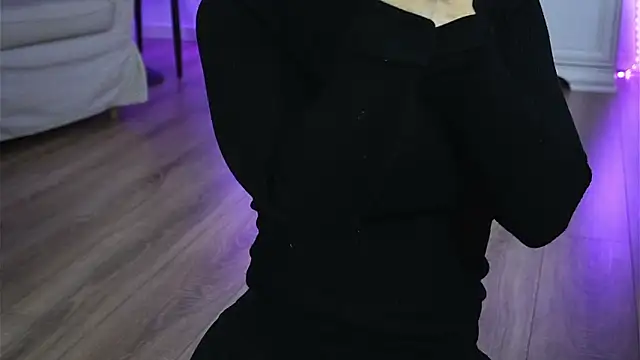 Snapshot of ivyleague_ chatting on 02-08-26, 06:11 ivyleague online show from 02-08-26, 06:11