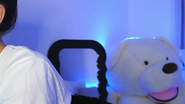 Snapshot of ivyleague_ chatting on 03-01-26, 06:21 ivyleague online show from 03-01-26, 06:21