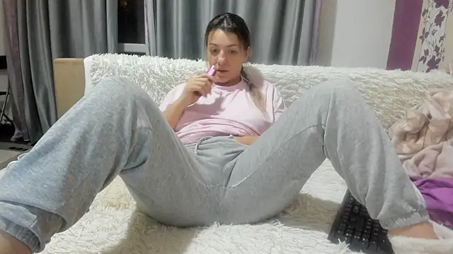 Dyana Kaylinn online show from 01-18-25, 04:59