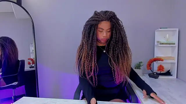 nayah   online show from 09-10-25, 07:47