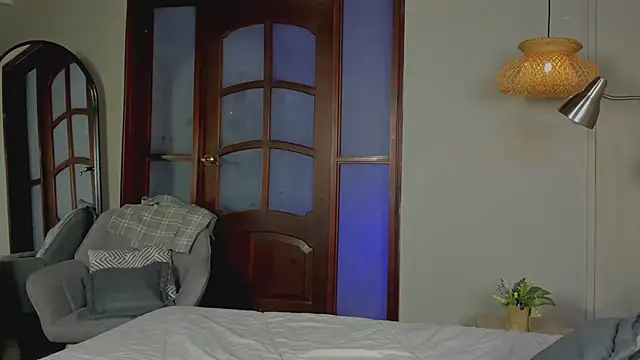 nayah   online show from 01-15-26, 08:01