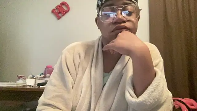 MommyConfident online show from 11-25-25, 02:06