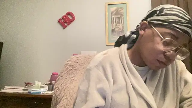 MommyConfident online show from 12-13-25, 09:20