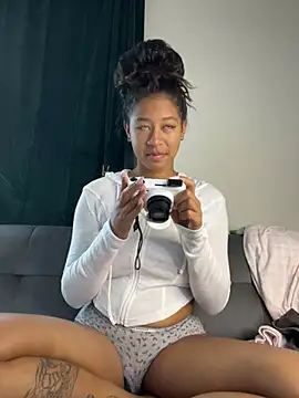 VanessaBling online show from 01-26-25, 03:47