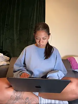 VanessaBling online show from 03-09-25, 01:35