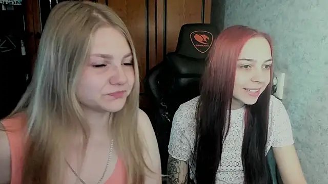 Snapshot of Rachel_Sharp chatting on 09-16-25, 04:24 Rachel Sharp online show from 09-16-25, 04:24