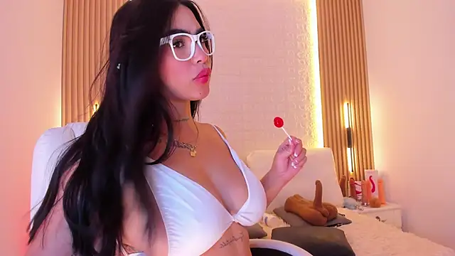 alyssa vargas online show from 10-13-25, 03:34