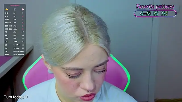 Snapshot of mybunnywendy chatting on 06-14-26, 06:54 mybunnywendy online show from 06-14-26, 06:54