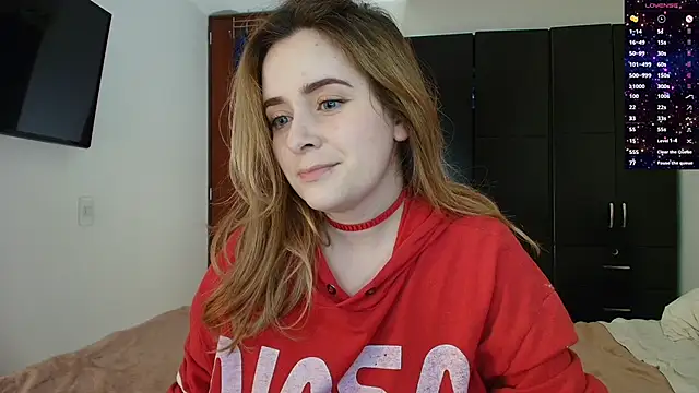 Snapshot of miss_seline chatting on 02-14-25, 10:47 miss seline online show from 02-14-25, 10:47