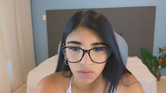 maiaa ruiz online show from 10-23-25, 03:00