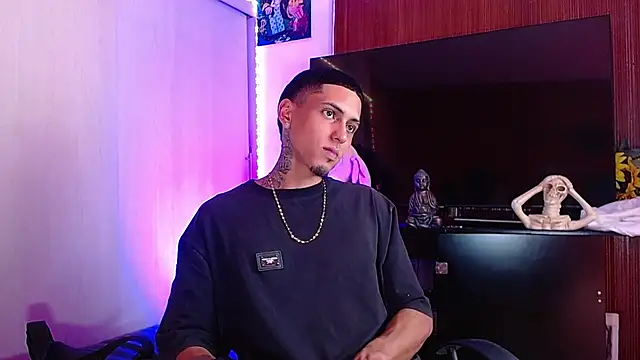 Liam lee online show from 12-04-25, 06:27