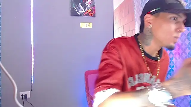 Snapshot of Liam_lee chatting on 04-16-26, 08:20 Liam lee online show from 04-16-26, 08:20