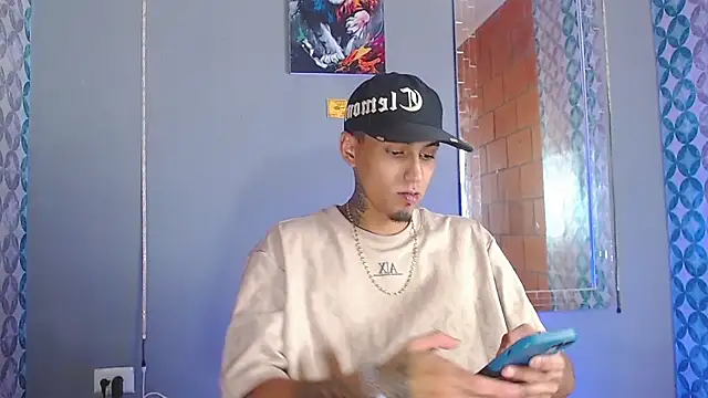 Snapshot of Liam_lee chatting on 05-18-26, 08:58 Liam lee online show from 05-18-26, 08:58