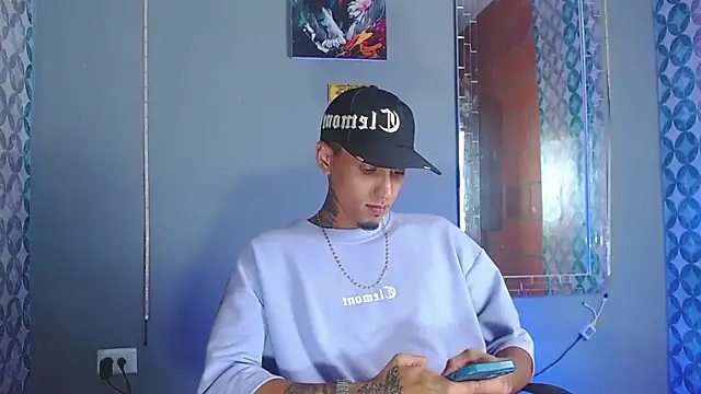 Snapshot of Liam_lee chatting on 05-20-26, 12:28 Liam lee online show from 05-20-26, 12:28