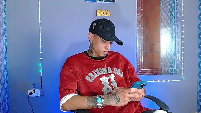 Snapshot of Liam_lee chatting on 05-31-26, 08:10 Liam lee online show from 05-31-26, 08:10