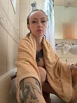 Snapshot of haileyhope_ chatting on 11-29-25, 09:45 haileyhope online show from 11-29-25, 09:45