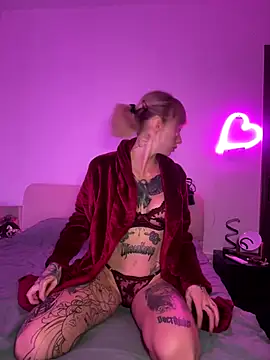 haileyhope  online show from 01-06-26, 07:06