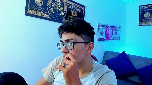 TylerWhite  online show from 01-21-25, 06:33