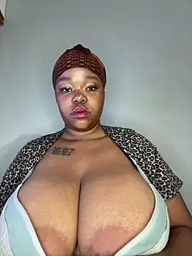 Snapshot of Mandy-101 chatting on 11-13-25, 06:12 Mandy-101 online show from 11-13-25, 06:12