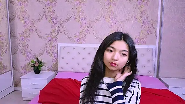 Shy Kira online show from 12-11-24, 12:44
