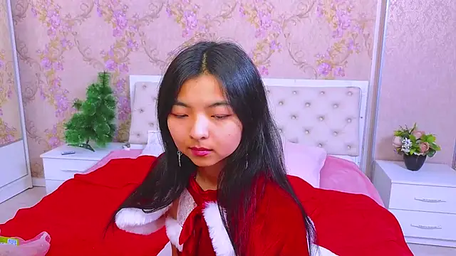 Shy Kira online show from 12-19-24, 06:45