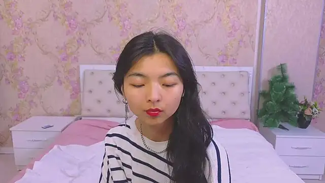 Shy Kira online show from 12-20-24, 04:04