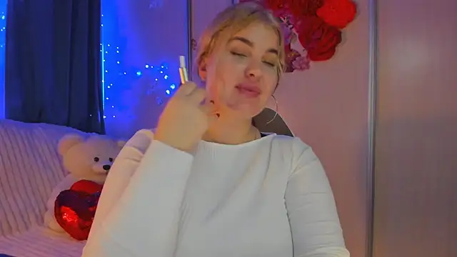 CoraSwon online show from 01-31-25, 04:38