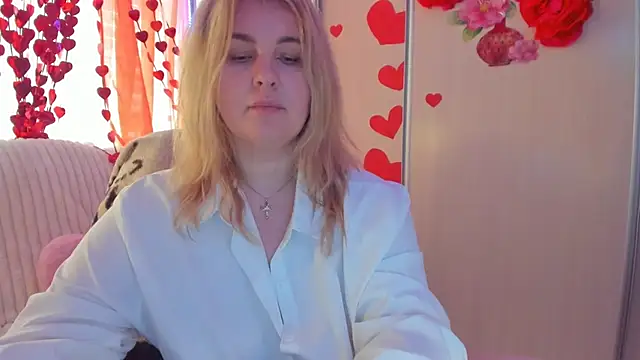 CoraSwon online show from 02-25-25, 10:58