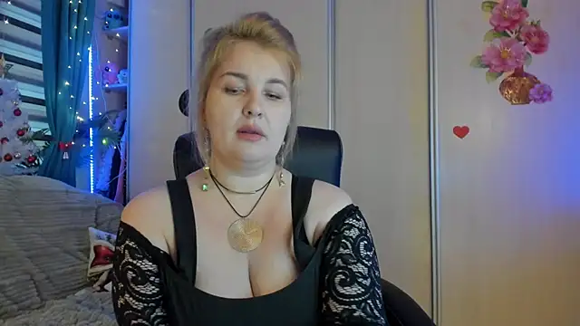 Snapshot of CoraSwon chatting on 01-08-26, 10:39 CoraSwon online show from 01-08-26, 10:39